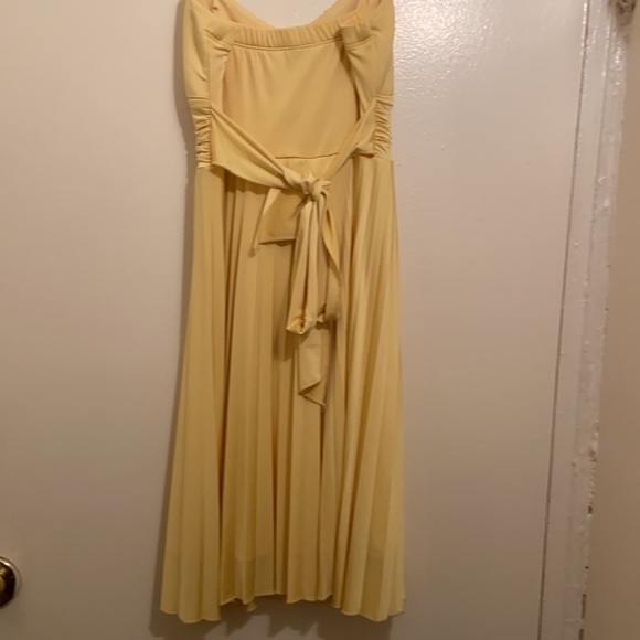 Dress - Picture 3 of 4